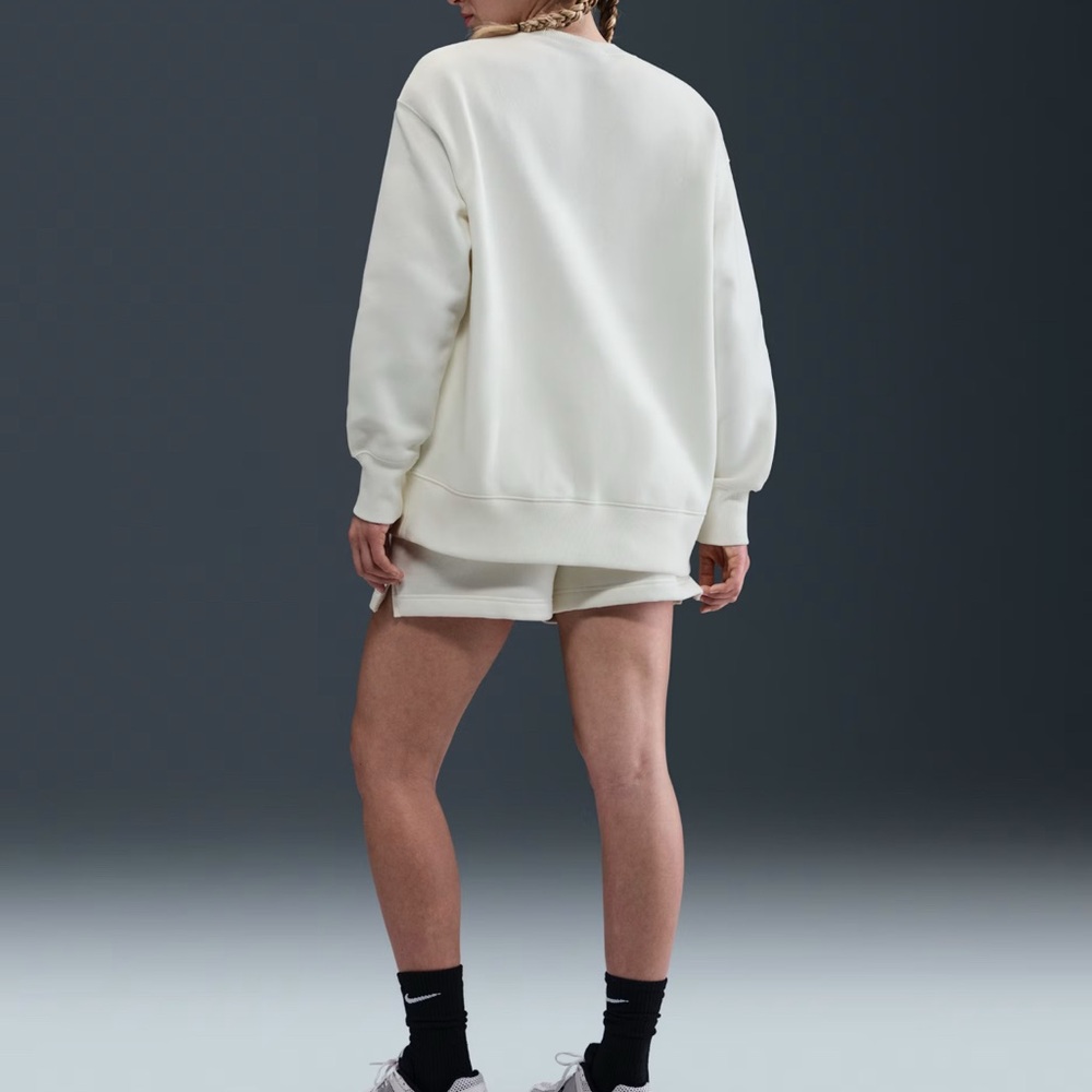 ☑️🚹Nike Men's Classic White Crewneck Sweater - Picture 9 of 17
